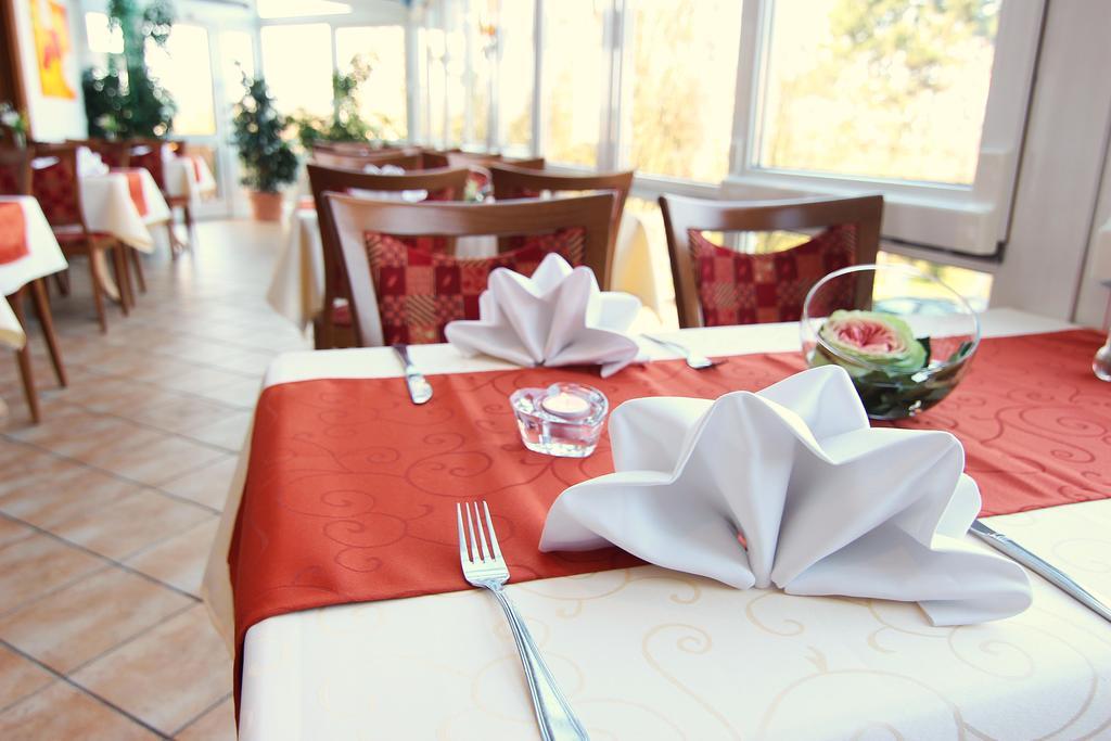 Hotel - Restaurant Berghof Berghausen  Ngoại thất bức ảnh