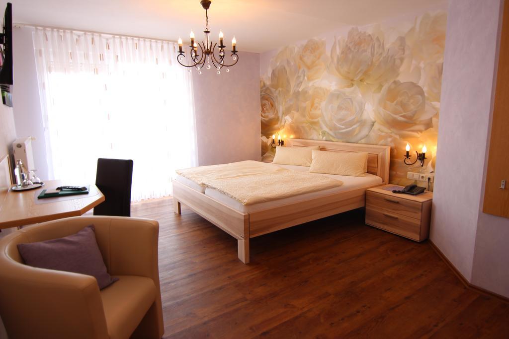 Hotel - Restaurant Berghof Berghausen  Ngoại thất bức ảnh